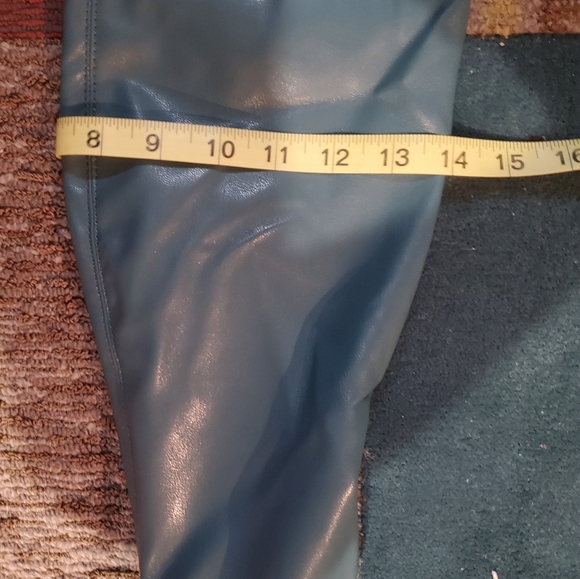 Over the knee boots - Picture 5 of 5